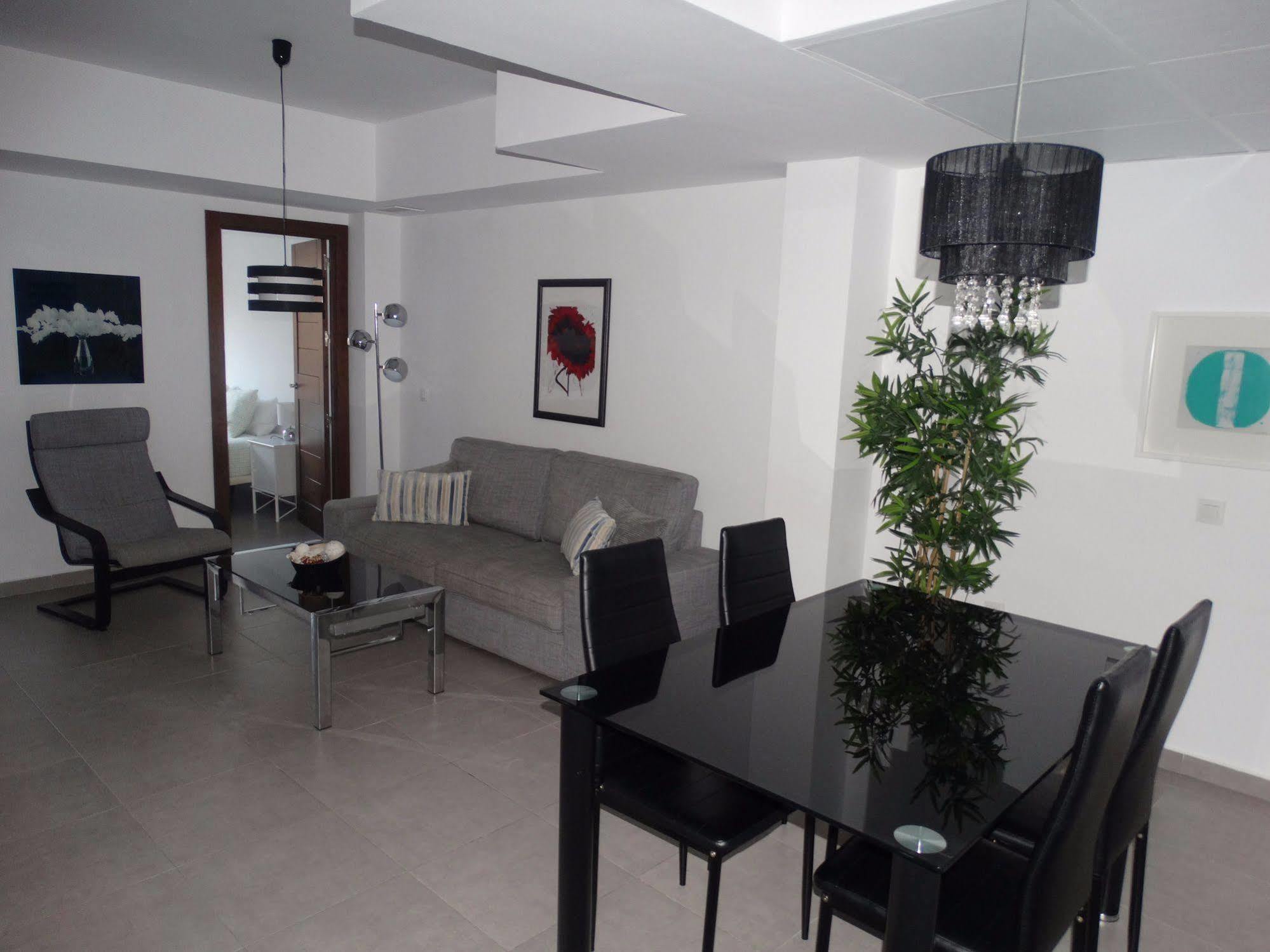 Malaga Apartamentos - Nuno Gomez, 24 Екстериор снимка