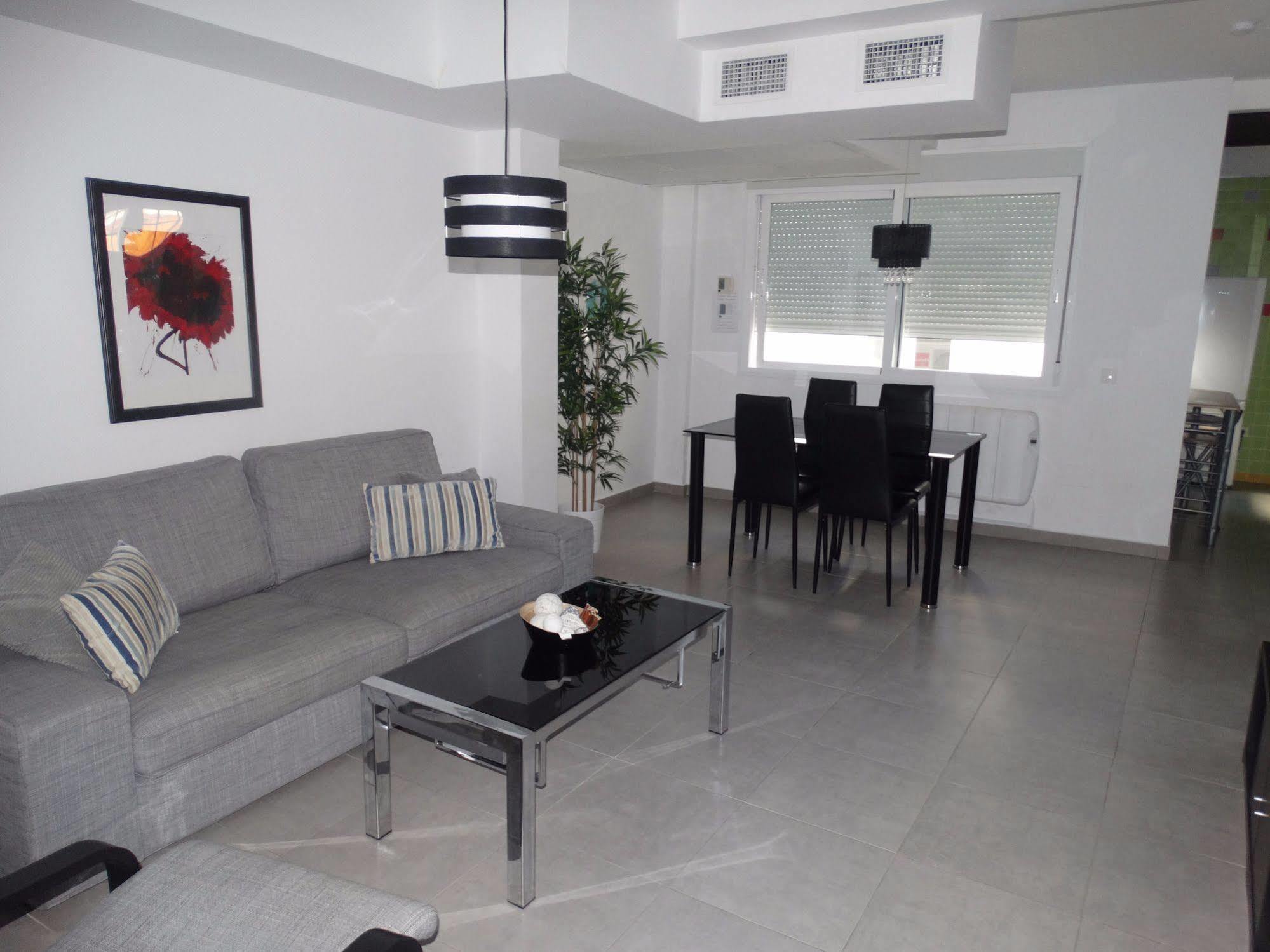 Malaga Apartamentos - Nuno Gomez, 24 Екстериор снимка